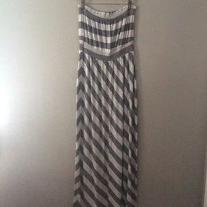 A Pea in the Pod Maternity Maxi Dress